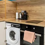 Stylish Flat With Parking Spot - St Constantine & Helena By Flat Mаnager 公寓