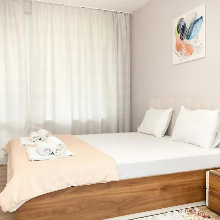 Апартамент Stylish Flat With Parking Spot - St Constantine & Helena By Flat Mаnager *