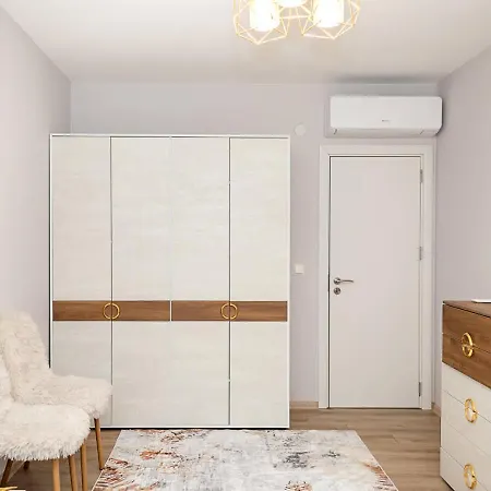 דירה Stylish Flat With Parking Spot - St Constantine & Helena By Flat Mаnager