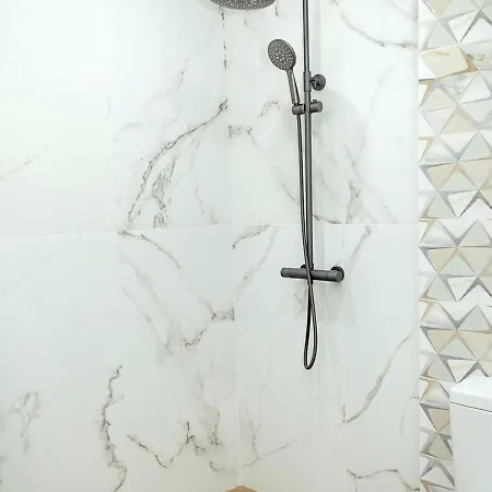 Апартамент Stylish Flat With Parking Spot - St Constantine & Helena By Flat Mаnager *