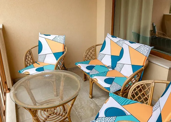 Апартаменты Stylish Flat With Parking Spot - St Constantine&helena By Flat Mаnager Святые Константин и Елена